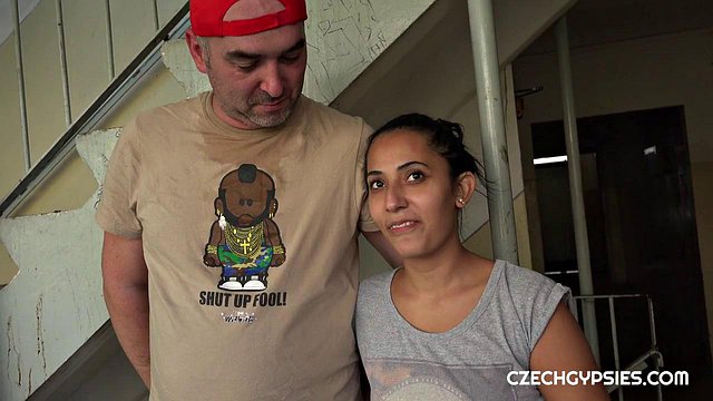 Miniatura de Czech Gypsy Lara Star & Patrick Ride Cock in Spooning and Cowgirl Frenzy with Sloppy Blowjob