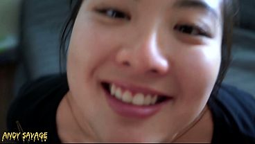 Miniatura de POV garganta follada novia china de 19 años eyaculación facial