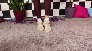 Miniatura de Kira Loster! Foot fetish! Bare feet, socks, sneakers! Dirty talk!