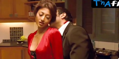 Miniatura de Paoli Dam Lesbian, Butt Scene in Hate Story