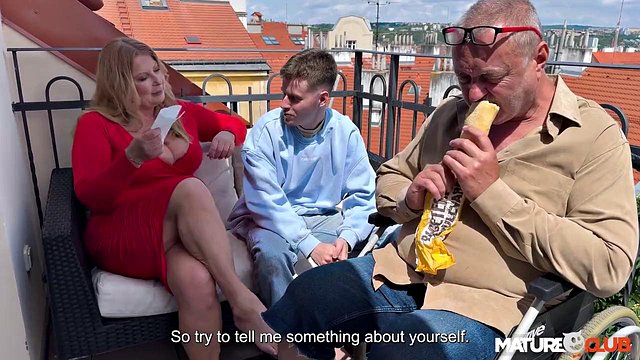 Miniatura de BBW Granny Tammy Jean Cuckolds Thomas Nohal in Lesbian Rika Fane Fuck