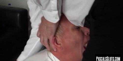 Miniatura de Submissive short haired MILF Scarla Swallows has her cavities deeply fucked by master (Pascal White)