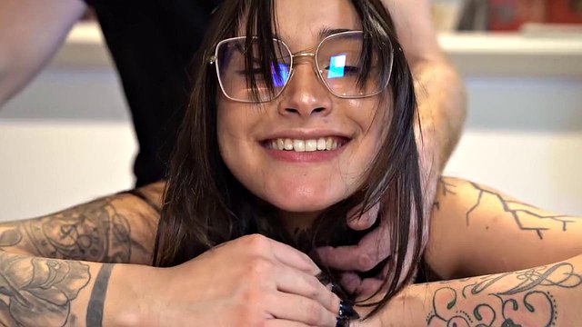 Miniatura de Anto Magalii Deepthroats Ale Markov Before Creampie Filling