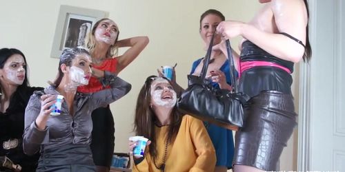 Miniatura de LESBIAN YOGHURT PARTY #2 (Gabrielle Gucci)