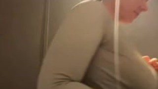 Miniatura de Anal fuck in the toilet. Fingering pussy. A passerby saw me jerking off!