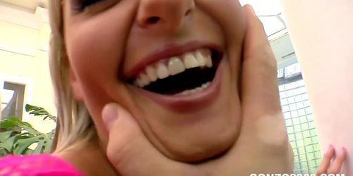 Miniatura de Two Horny Blondes Share Dick In Poolside Bikini Ffm Threesome For Gonzo2000 (James Brossman)