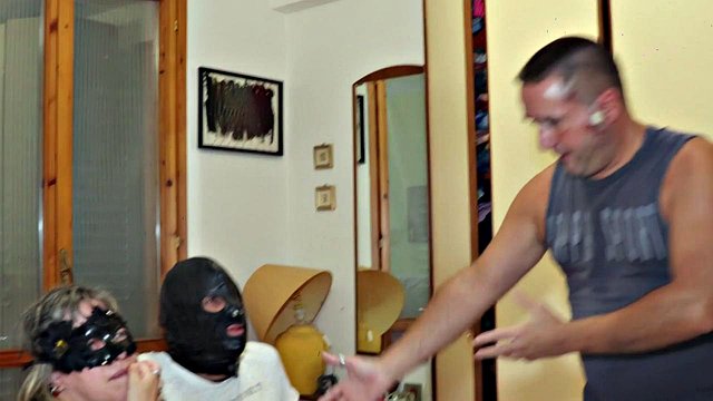 Miniatura de Big-Butted Italian Mature