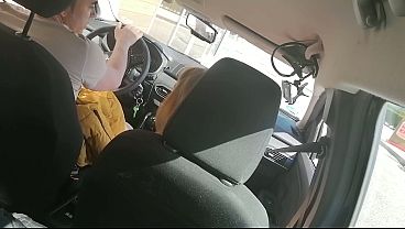 Miniatura de VIDEO REAL Vamos a Burger King, ella me hace una mamada mientras conduce y terminamos follando en el coche.