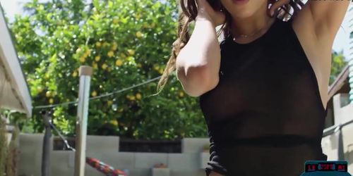 Miniatura de Big ass amazing MILF girl Uma Jolie solo striptease for Playboy outdoor