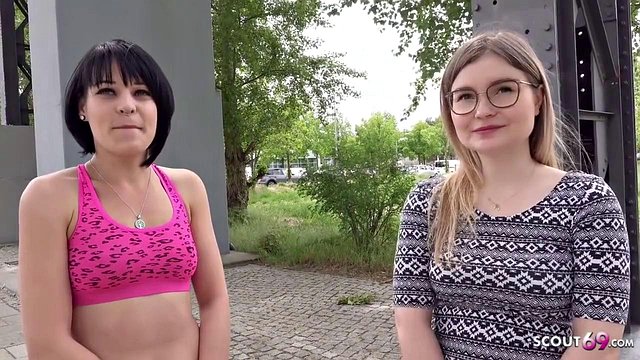 Miniatura de Naughty German Castings: Girls' First Lesbian Threesome