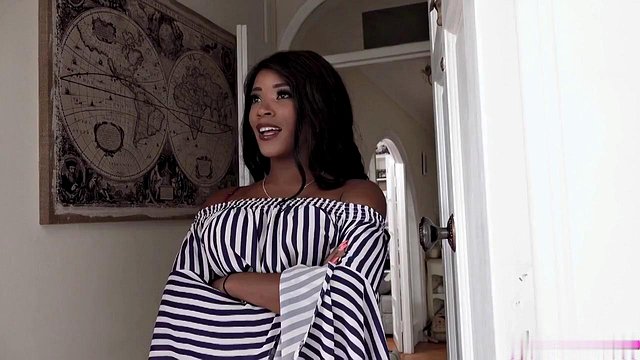 Miniatura de Kiki Minaj Ebony MILF Harlot in Wild Pounding Fuck