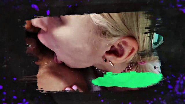 Miniatura de Big-Ass Cherry Kiss Grinds on Mike Hunt's POV Cock