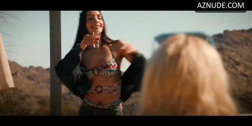 Miniatura de Sophia Taylor Ali Lesbian, Bikini Scene in Find Your Friends
