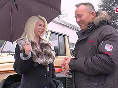 Miniatura de German blonde milf persuaded to have sex on the street