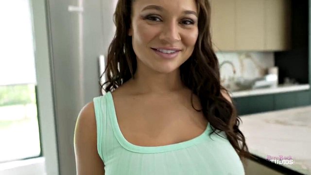 Miniatura de Big-Titted Lexi Victoria Step Daughter in Lesbian Doggy