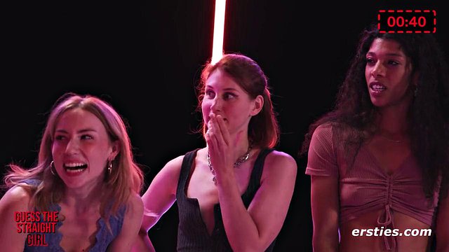 Miniatura de Stella Elle's Lesbian Casting: Guess the Straight Redhead Ep 3
