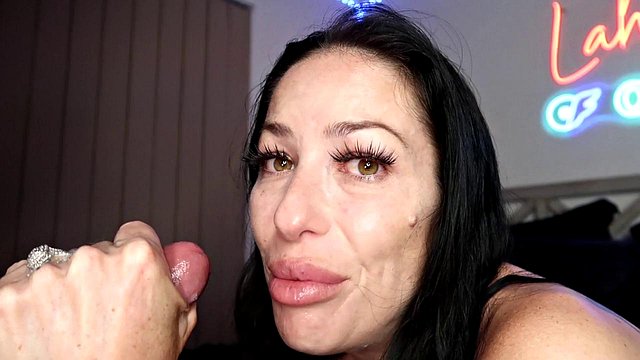Miniatura de Busty Hentai Rapunzel Flaunts Floor-Length Hair