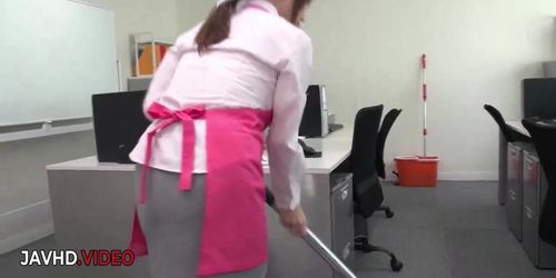Miniatura de Chihiro Akino Wildly Delights With Her Irresistible Asian Blowjob Skills