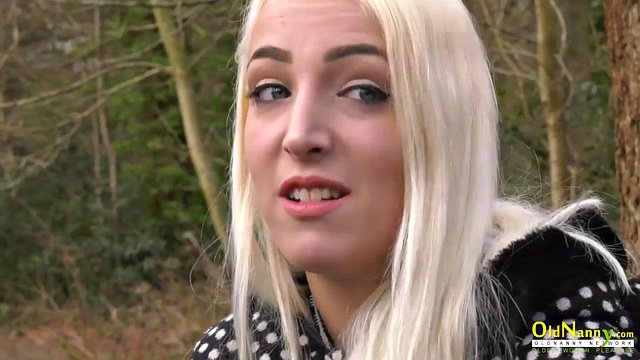 Miniatura de British Mature Blonde Licks Big-Tits Cunnilingus