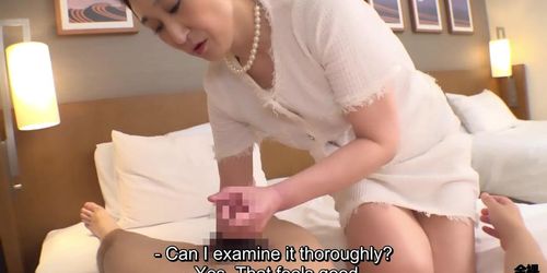 Miniatura de Japanese senzuri masturbating for fifty year old happy mature woman