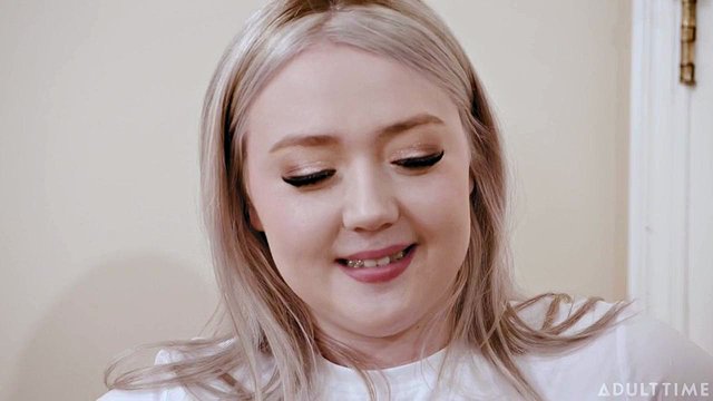 Miniatura de Big-Butt Chubby Blonde Gets Pussy Ass DP Cumshots