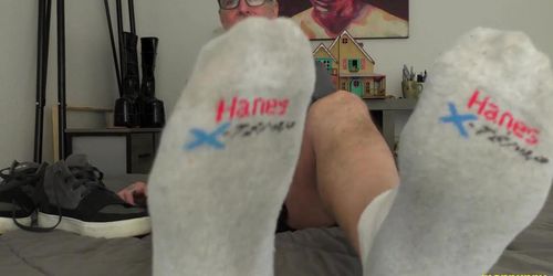 Miniatura de ManPuppy: Richard Lennox Makes You Worship His Sweaty Rank Socks In Foot POV