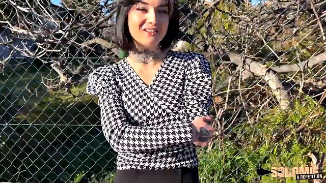 Miniatura de Brunette Ténébreuse Crystal Cherry Takes Alex Romero's Cock Deep in Her Ass for Hardcore Anal Pounding