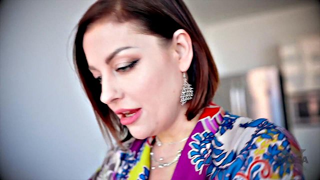 Miniatura de Sovereign Syre Teases Her Man with Foot Fetish