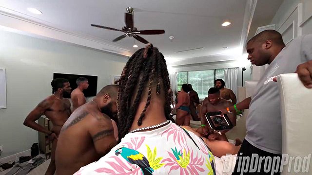 Miniatura de Subgirl0831 Savanna Star Lesbian Orgy POV