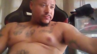 Miniatura de Hot Tattoo Latino Jerking Off To Porn Videos