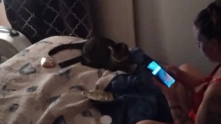 Miniatura de Milf in nightdress caught with roommate watching tv