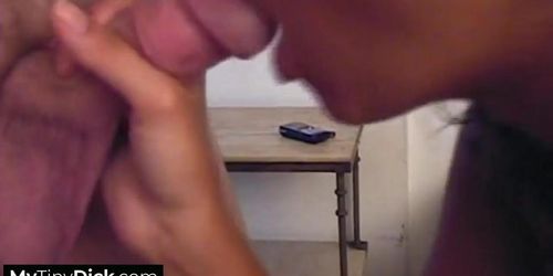 Miniatura de She loves every second of this small cock blowjob