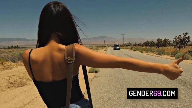 Miniatura de Khloe Kay The Sexy Hitchhiker Takes Brutal Anal Pounding From Random Stranger In Wild Gangbang With