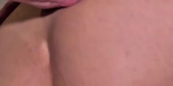 Miniatura de Elegant MILF Explores Double Penetration