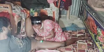 Miniatura de Desi Bhabhi Gets Rough Anal Doggy Style With Devar – Big Ass Indian Wife