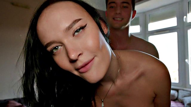 Miniatura de Intense Hardcore Fetish Session Features Intense Anal Pounding, Blowjobs and Creampie