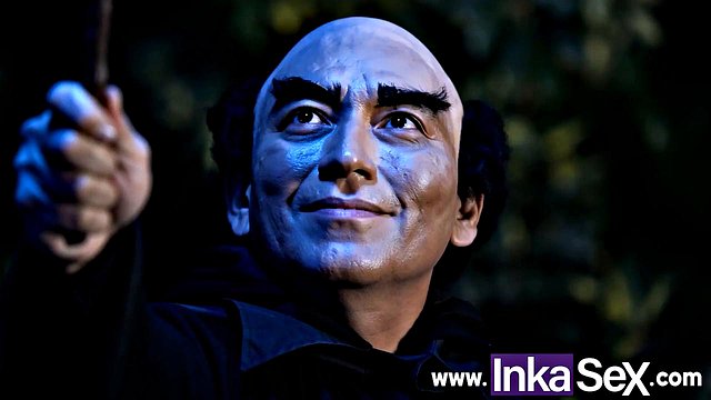 Miniatura de THE SMURFS PARODY - A short, big-bottomed Smurfette gets anal from Gargamel.