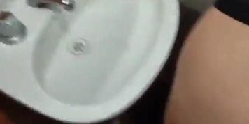 Miniatura de Blowjob at the bathroom and cum in mouth