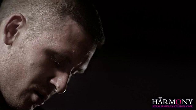 Miniatura de Glamour Babe Holly Kiss Rides Massive Cock Cowgirl Style After Sloppy Blowjob Then Takes It Mission
