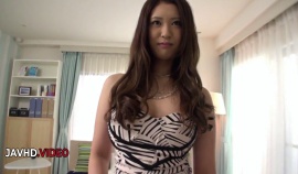 Miniatura de seductive asian milf yui kasuga shows off her sexy stockings charmingly