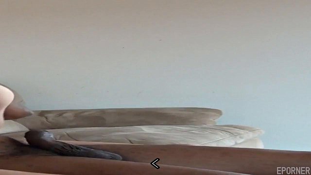 Miniatura de Busty Skinny Mature Tries BBC