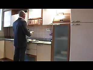 Miniatura de doggystyle anal sex and a massive cumshot on a milf's bellyegdj