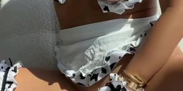 Miniatura de Cosplay Cowgirl Scene in Public (Nicole Doshi)