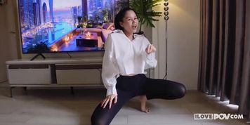 Miniatura de Vina Moon Makies Me Cum With Her Sexy Curves POV Shower Sex