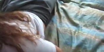 Miniatura de Amateur girl fingers her wet pussy on camera