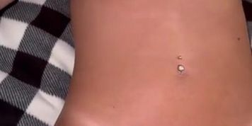 Miniatura de Kyliechase Seduces With Her Feet And Her Tanned Body
