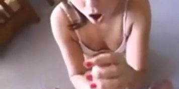 Miniatura de Cutest brunette ever gives an amazing blowjob - Porn Video 131 Tube8