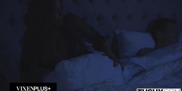 Miniatura de Luna Star Enjoys First Anal (Xander Corvus)