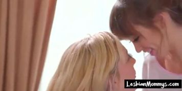 Miniatura de Lesbian stepMom-stepDaughter