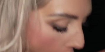 Miniatura de Blonde Deepthroats in Interracial Encounter (Kayley Gunner, Ricky Johnson)